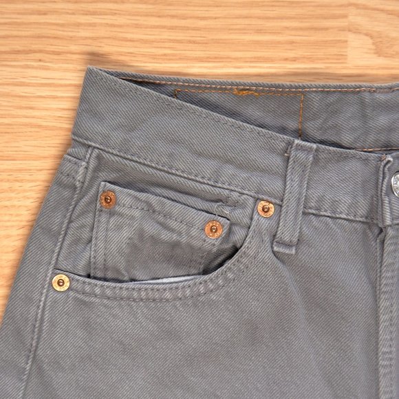 Vintage Levi's 501 Women's Gray Denim High Waist MOM Fly Buttons Jeans, Sz 28 - Picture 3 of 11